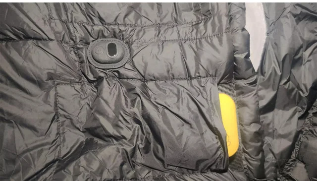 寝袋はキャンプで活躍するだけでなく、避難場所や車中泊での使用や、家庭でも予備の掛け布団やクッションとしても活躍します。そのため保温性能は重要です。

※モバイルバッテリーは付属していません