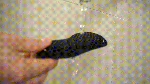 「3Dプリントリストレスト」は水洗いができるので付着したホコリや汚れをサッと落としていつでも清潔にご利用いただけます。
